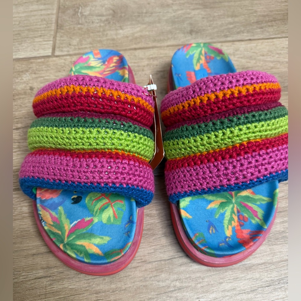NWT Farm Rio Macaw Croshet Anatomic Platforms Slide Sandals Shoes